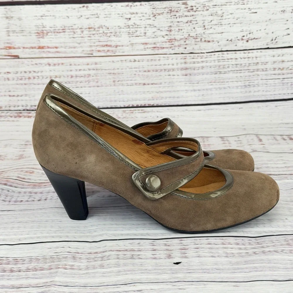 Sofft Womens Taupe‎ Suede Mary Jane Heels Metallic Trim Round Toe Pumps Size 8M